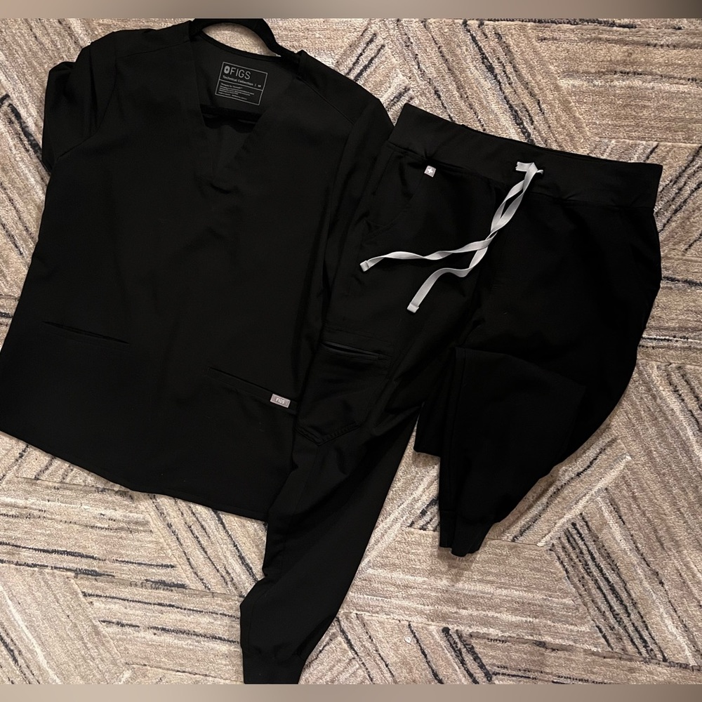 Figs scrubs